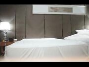 约了两个少妇玩双飞，轮着口交好好伺候