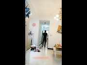 早上起床叫外卖穿的太性感遭起色心的外卖哥强干