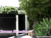 继子刚到家 就看见carmen Valentina与两条大黑蟒在英勇奋战