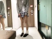 91大神最新流出酒店约炮穿着JK裙的可爱小女友 还是一个无毛的粉嫩鲍鱼