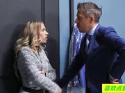 美妙绝伦的老板雇了一个私人助理操她