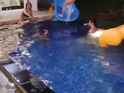 土豪的快乐生活 豪华别墅露天泳池的群P盛宴 各种抽插爆草