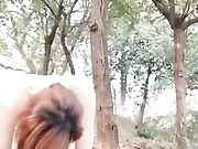 极品短发零零后女主播真够拼的大冷天和炮友景区野战先用农夫山泉消消毒