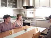 親父の嫁は超絶倫外国人 汗だくデカ尻セックスで ジューンラブジョ 1