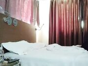 良家小姐姐刷完抖音换上丝袜淫水潺潺抽插