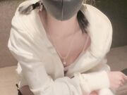 《香港美少女》玩偶姐姐新作 公共场合的性爱楼梯啪啪 中途来人被打断