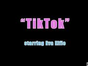 极品巨乳美少女嫩妹伊娃性感可爱造型与炮友连续干2炮内射